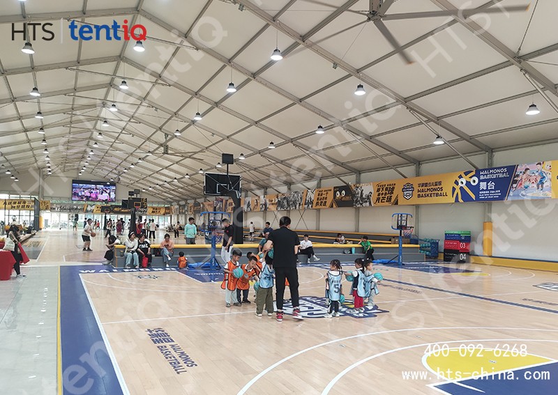 想要建造便宜又安全美觀的場(chǎng)館就選擇篷房籃球場(chǎng)